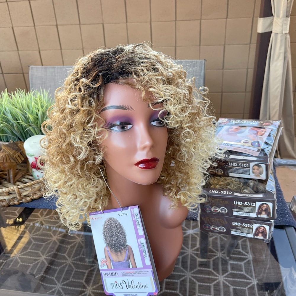 Blonde curly wig